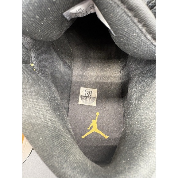 Nike Air Jordan 1 Mid GS White Gold Black Boys 4.5Y (Used) - Picture 11 of 15